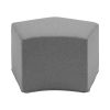 Pause puf i grå er et komfortabelt møbel, der er særdeles velegnet til indretning af f.eks. loungeområde