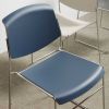 Pause Mede stol i blå, udføres i krydsfiner eller linoleum, linoleum er let at rengøre og vedligeholde