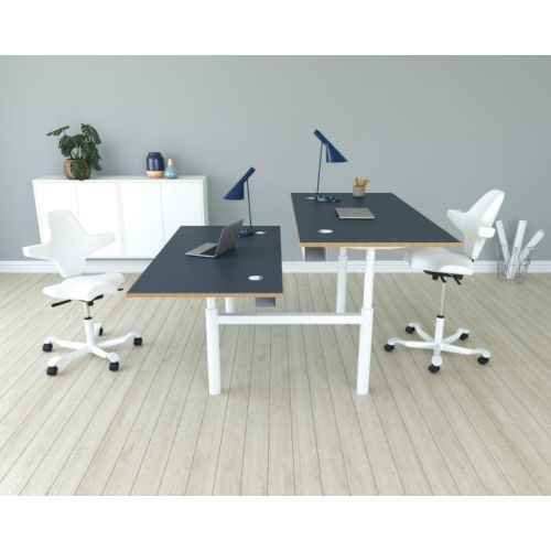 Inline Twin skrivebord ideelt til kontorer med behov for symmetri
