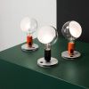 Lampadina bordlampe, Achille Castiglioni, Lampadina bordlampe i sort og orange
