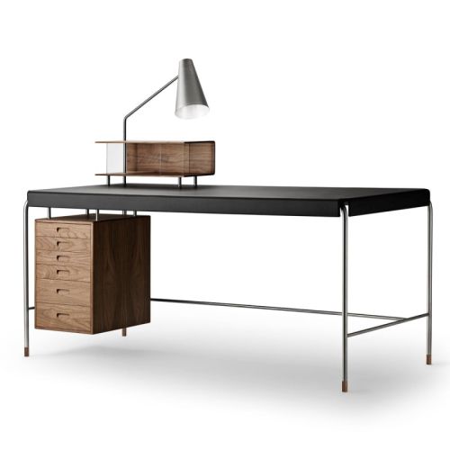 AJ52 Arne Jacobsen skrivebord i valnød, læder og rustfrit stål