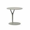 Wishbone bord i grå, har form som en træstamme med grene som inspiration hvorpå bordpladen i aluminium hviler