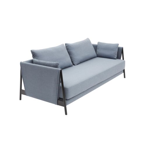 Madison sofa består af flotte detaljer, og sofaen er tilgængelig i flere forskellige farver og stofkvaliteter