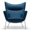 CH445 Wing Chair mørkeblå, Design: Hans J. Wegner, Carl Hansen & Søn. God stol med bevægelsesfrihed
