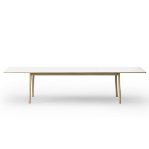 Ana bord, smukt og anvendelig udtræksbord, designet af Arde, kan anvendes til indretning af mødelokale