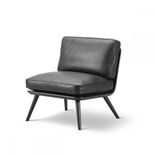 Spine Lounge Suite Chair Petit, i sort læder, designet af Space Copenhagen, få rågivning til indretning af din virksomhed