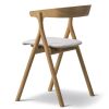Yksi stol med armlæn og polstret sæde, Thau & Kallio, kan anvendes til indretning af mødelokaler