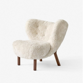 lille-petra-vb1 sheepskin-moonlight front portrait w1400-min