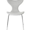 Liljen™, den elegante stol i hvid designet af Arne Jacobsen
