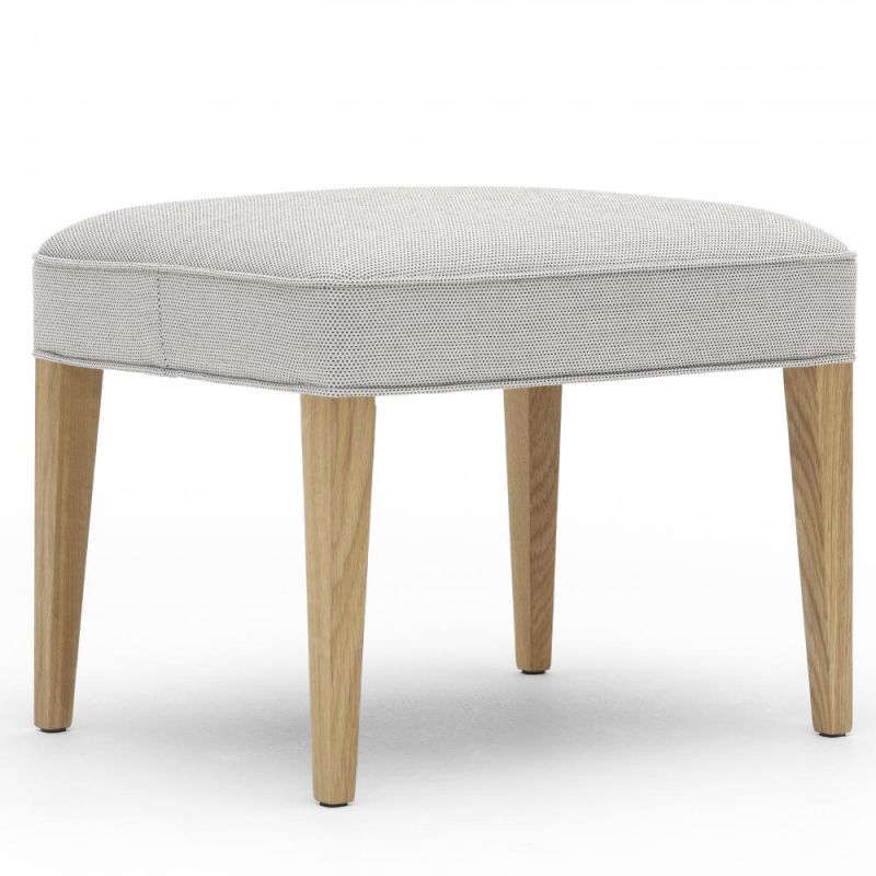 FH420 lækker skammel i natur designet af Frits Henningsen, Carl Hansen & Søn. Få indretningsløsninger til din virksomhed