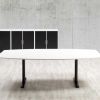 Quadro tøndeformet konferencebord med hvid bordplade