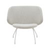 Evy loungestol i grå er en flot og minimalistisk loungestol, designet af Busk+Hertzog