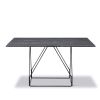 JG bord har et enkelt og minimalistisk stel og god mulighed for benplads.