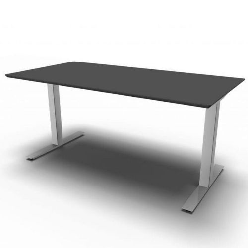 SQUARE kantinebord i sort med hvidt stel, kan anvendes til indretning af auditorie