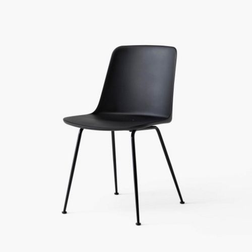 Rely stol er lavet af 100 % genanvendt polypropylen.