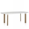 Analog™ bordet, designet af Jaime Hayón, her vist i variation: hvid laminat bordplade, hvid underside, massive egetræsben. Få hjælp til indretningen af vores konsulent