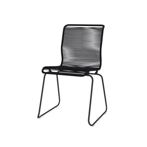 Panton One er en elegant stol i et tidløst design, der er designet af Verner Panton
