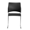 Sting stol, ryg og sæde er produceret i sort plast (polypropylen)