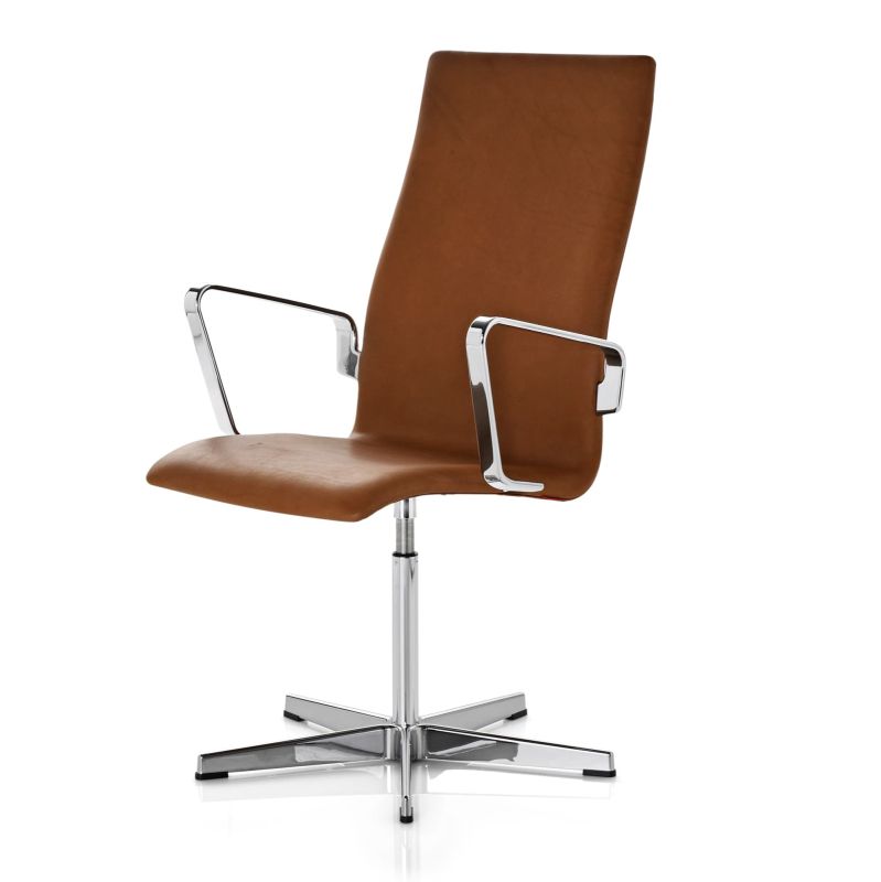 Oxford™ Classic er en elegant og stilfuld stol designet af Arne Jacobsen