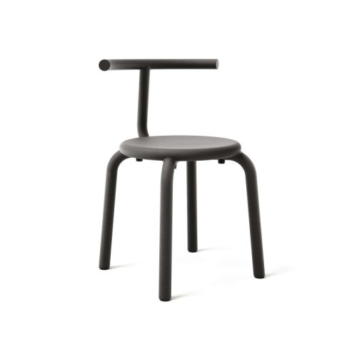 Torno stolen en minimalistisk stol der gør sig flot i en lufthavn, biblioteket eller et studiemiljø.