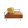 Wood sofa i gul og orange er ideel til rum, hvor der skal være plads til både afslapning samt arbejde