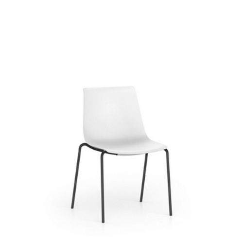 SHUFFLEis stol med fra Interstuhl med lige ben og skal i hvid. Er stabelbar.