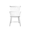 J52B stol i hvid har et minimalistisk udtryk