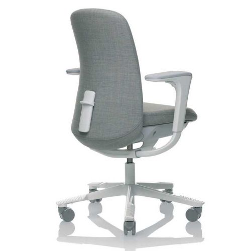 HÅG SoFi 7200, arbejdsstol i grå, sikrer bevægelse på en sund måde