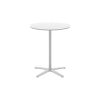 XO bord i hvid har en fast højde, og består af et minimalistisk og enkelt design