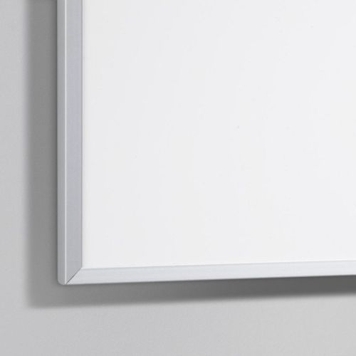 Boarder sharp whiteboard tavle, velegnet til indretning af studiemiljø