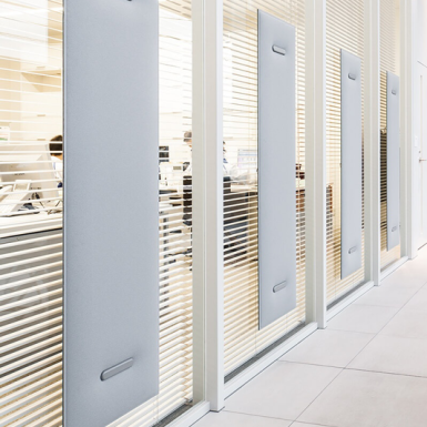 Mitesco lydabsorberende panel til glas