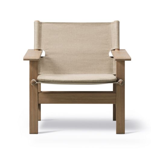 Børge Mogensen Canvas stol kan fås med stel i olieret, sæbebehandlet eller lakeret eg.