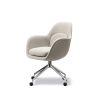 Swoon swivel stol med hjul for nemmere mobilitet.