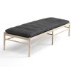 OW150 Daybed, Design: Ole Wanscher, daybed i lyst træ med hynde. Kan anvendes til indretning af lobby