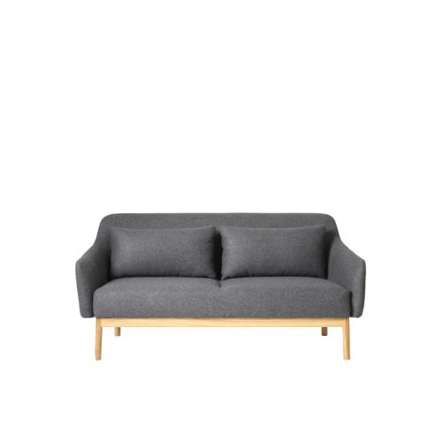 L38 Gesja sofa i mørkegrå er designet af Foersom & Hiort-Lorenzen