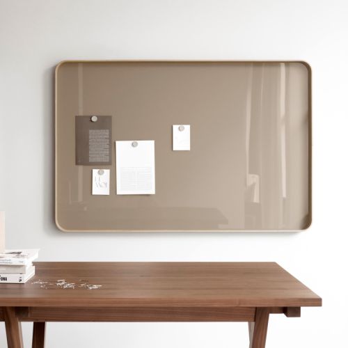 Frame Wall magnetisk glastavle i lækkert look designet af Halleroed og Matti Klenell.
