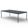 Quadro er et bord i et enkelt og klassisk design