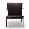 Beak Chair av Ole Wancher, 1951. Valnød og brun læder. Næbstol er en ikonisk skandinavisk designmøbel