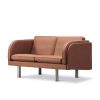 JG sofa kan fås som 2. pers og kan med sit lette udtryk passe ind i mindre rum.